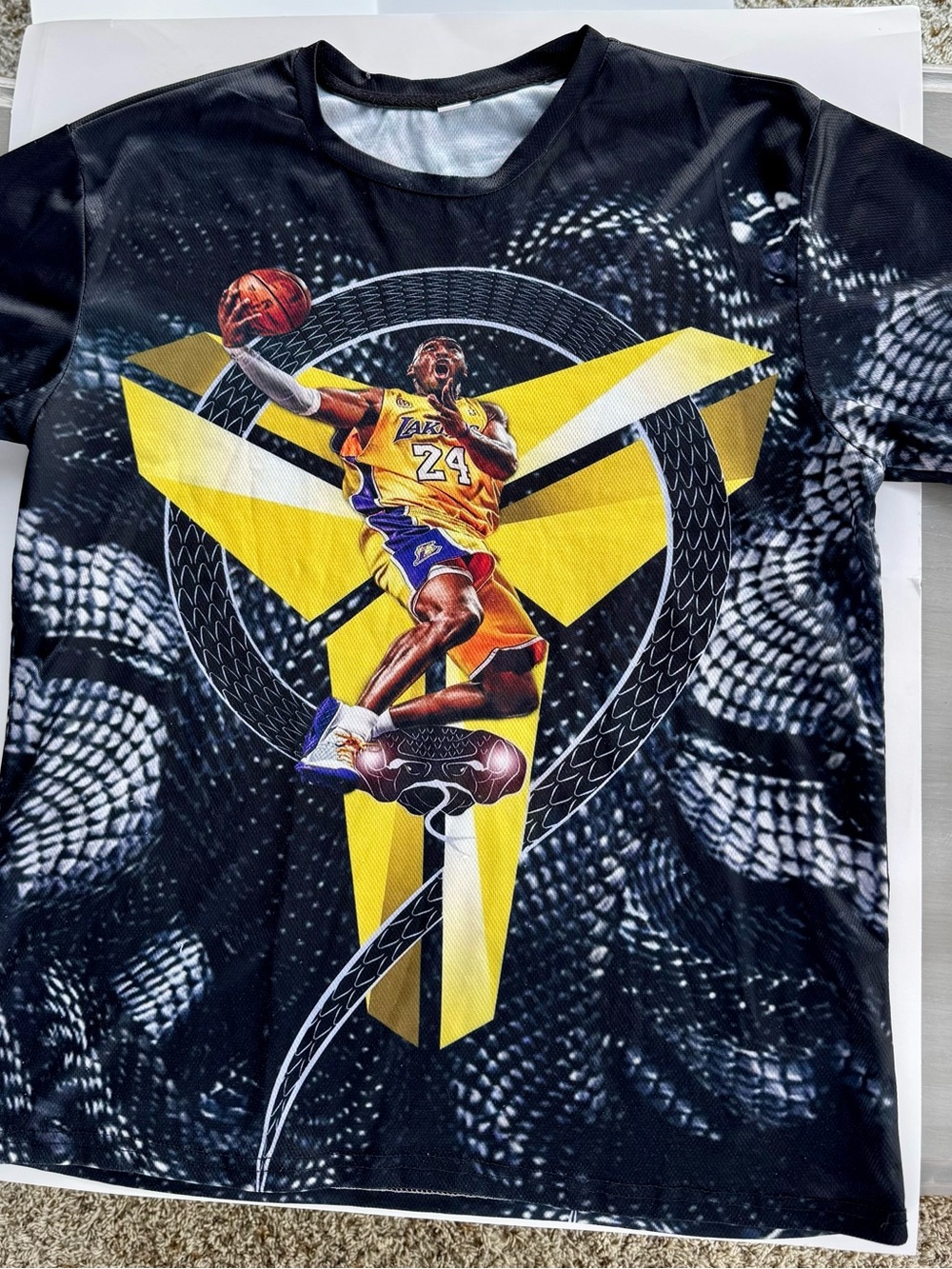 Kobe Bryant Mamba Lakers Basketball Graphic Tee- Mens Medium